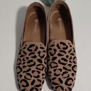 VIVAIA Leopard Print Flats - Black and Tan